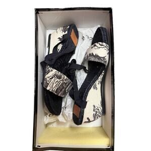 Hype Black Canvas Ribbon Espadrille Sandals with Printed Toe Strap size 6